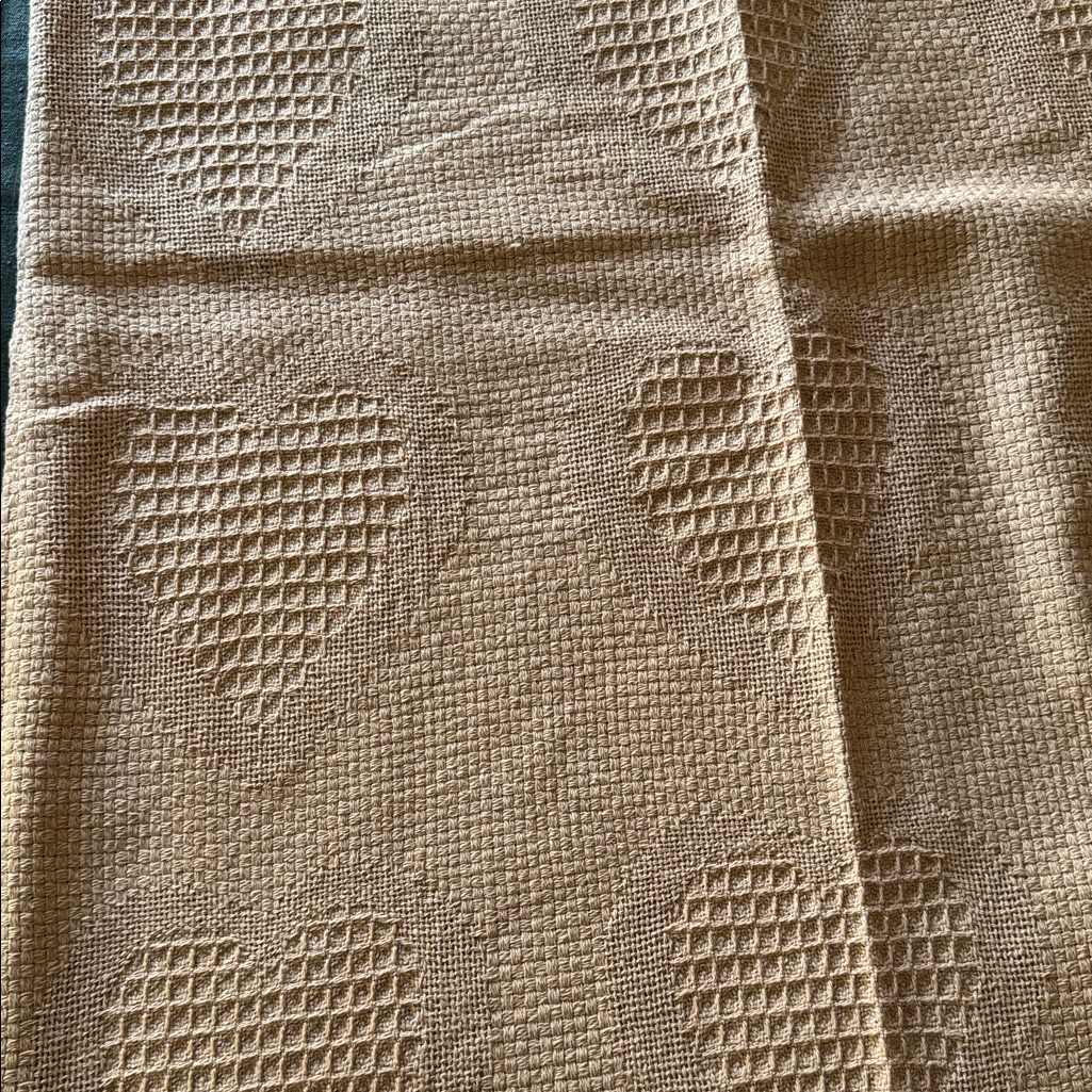 9. Lg Heart Blanket. As Is